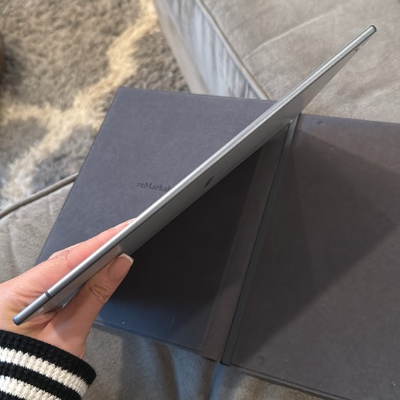 Remarkable 2 - Picture 5 of 12